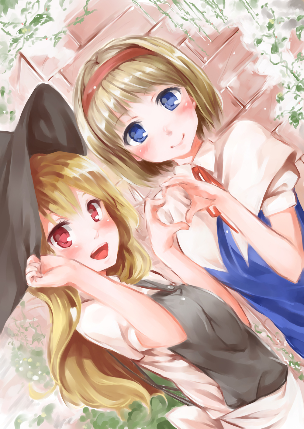 alice_margatroid blonde_hair blue_eyes bust capelet hairband hat heart heart_hands heart_hands_duo highres kirisame_marisa long_hair multiple_girls open_mouth pino_(birthdayparty) red_eyes short_hair smile touhou
