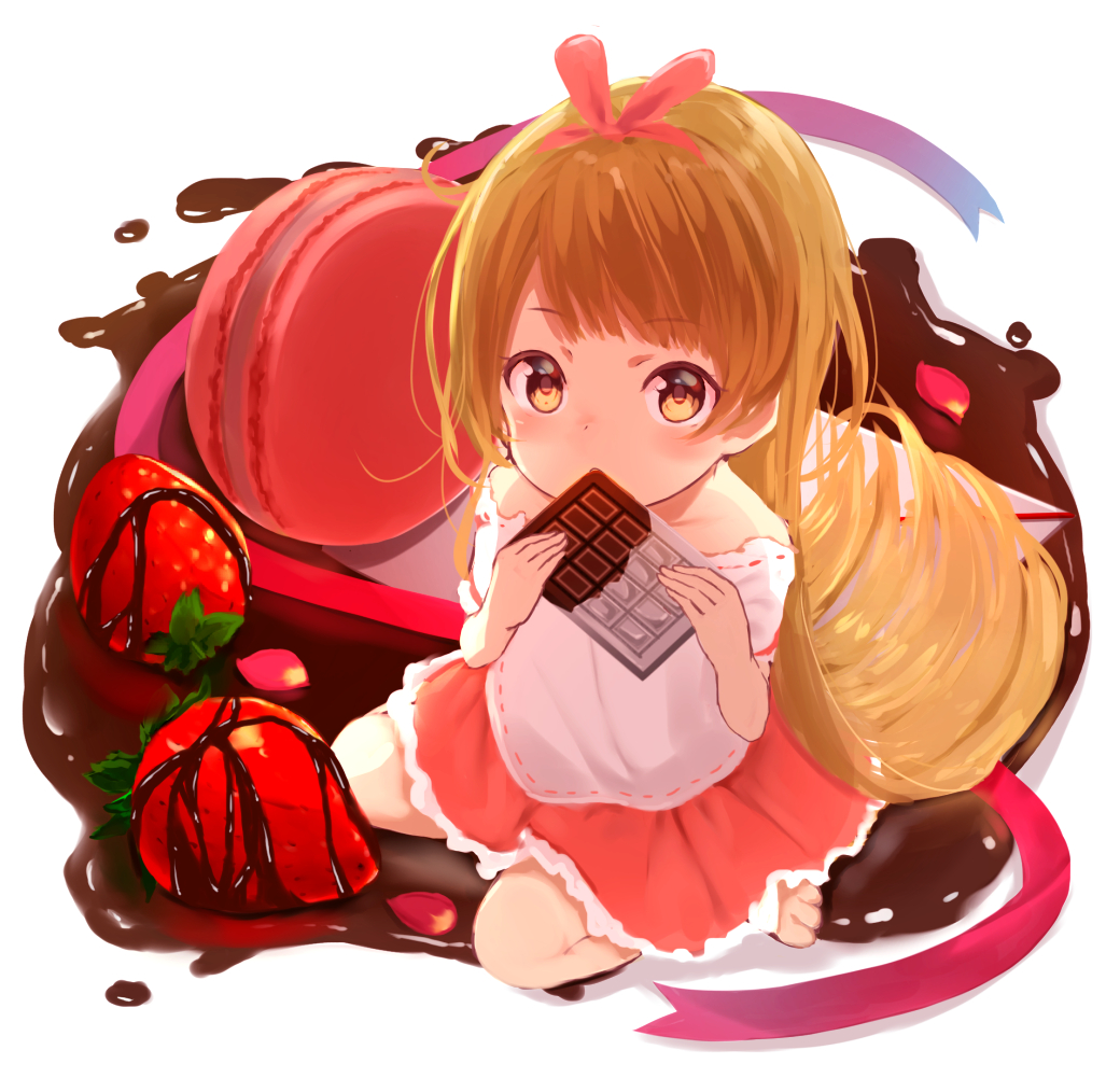 Рыжая сладкоежка с косичками шликает писю конфетой