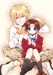  2boys age_regression blonde_hair blue_eyes bracelet brown_hair gilgamesh gucce222 jewelry multiple_boys necklace oversized_clothes red_eyes sitting toosaka_tokiomi young 