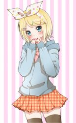  2girls blonde_hair blue_eyes blush hiro_(hirohiro31) kagamine_rin multiple_girls short_hair skirt solo striped striped_background thigh-highs unmoving_pattern vocaloid 