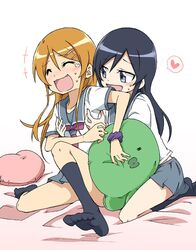  2girls aragaki_ayase black_hair blonde_hair blue_eyes blush closed_eyes drooling hair_ornament hairclip heart kousaka_kirino long_hair multiple_girls open_mouth ore_no_imouto_ga_konna_ni_kawaii_wake_ga_nai pillow school_uniform shirasu_(majormainer) short_sleeves tears tongue white_background 