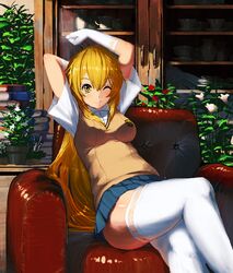  +_+ 1girl blonde_hair gloves jumpei99 long_hair school_uniform shokuhou_misaki solo thigh-highs to_aru_kagaku_no_railgun to_aru_majutsu_no_index wink yellow_eyes 