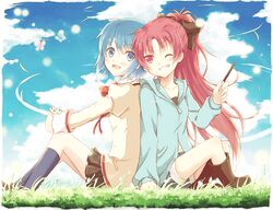 blue_eyes blue_hair kinoshita_neko long_hair mahou_shoujo_madoka_magica miki_sayaka multiple_girls ponytail red_eyes red_hair redhead sakura_kyouko school_uniform short_hair wink 