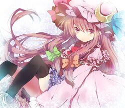  black_legwear bow capelet crescent hair_bow hat long_hair miya_(tsumazukanai) patchouli_knowledge purple_eyes purple_hair solo thigh-highs thighhighs touhou very_long_hair violet_eyes 