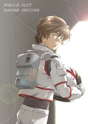  banagher_links brown_eyes brown_hair from_behind gundam gundam_unicorn headwear_removed helmet helmet_removed lens_flare male pilot_suit redpipin smile solo 