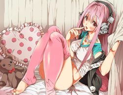  bad_id barefoot feet headphones jewelry knees_up leggings long_hair nail_polish necklace nitroplus open_mouth pillow pink_eyes pink_hair pink_legwear pink_nails polka_dot sitting solo stuffed_animal stuffed_toy super_sonico teddy_bear toe_ring toes yuki_(ulfe) 