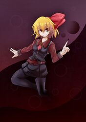  alternate_costume brooch darkness jewelry pantyhose raised_finger rumia smile solo touhou vest yamada_yukihito 