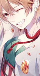  absurdres ali_baba_saluja blonde_hair earrings grin highres jewelry magi_the_labyrinth_of_magic mihatarou short_hair smile wink yellow_eyes 