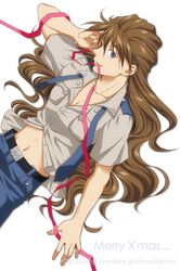  1boy belt duo_maxwell gundam gundam_wing hair_down jeans lying male merry_christmas mouth_hold rei_(usabiba) ribbon solo uniform violet_eyes 