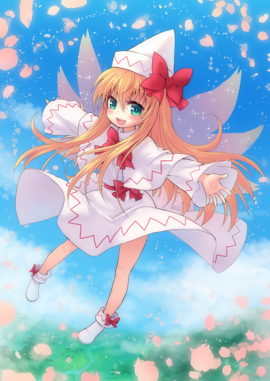 1girl bare_legs blonde_hair bow dress green_eyes hat highres lily_white long_hair miruki open_mouth smile solo touhou wings
