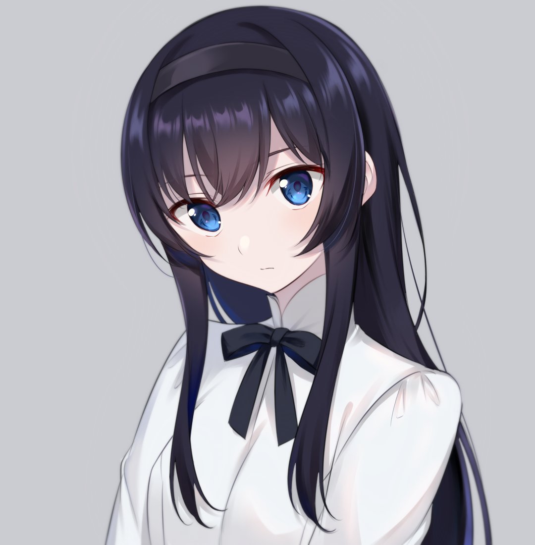 1girl bangs black_hair black_hairband black_ribbon blue_eyes closed_mouth commentary_request dress expressionless eyebrows_visible_through_hair grey_background hair_between_eyes hairband long_hair looking_at_viewer neck_ribbon nemu_mohu ribbon sidelocks simple_background solo tohno_akiha tsukihime tsukihime_(remake) upper_body white_dress