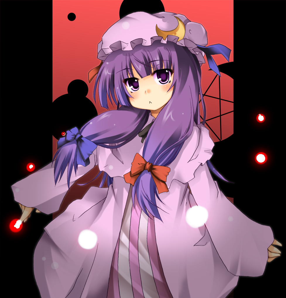 :&lt; bad_id bow crescent dress hair_bow hair_ribbon hat long_hair patchouli_knowledge purple_eyes purple_hair ribbon shirasu shirasu_youichi solo striped touhou twintails violet_eyes