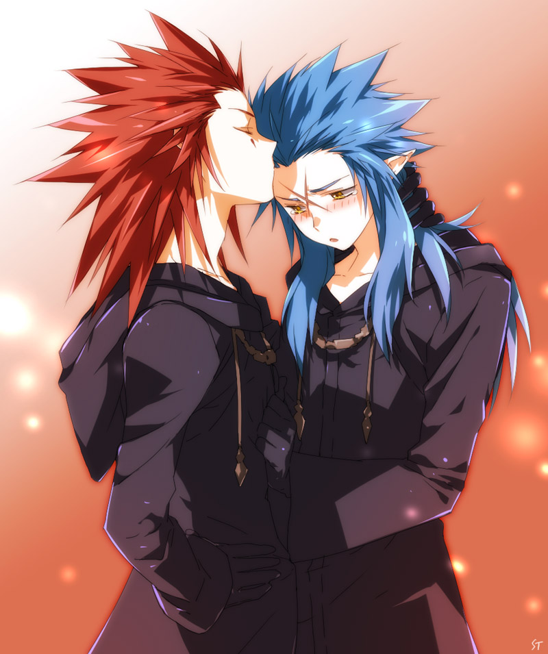 androgynous axel bad_id blue_hair blush closed_eyes diabolism facial_mark forehead_kiss gloves kingdom_hearts kiss long_hair male multiple_boys organization_xiii pointy_ears red_hair redhead saix scar spiked_hair tears toujou_sakana trench_coat trenchcoat yaoi yellow_eyes