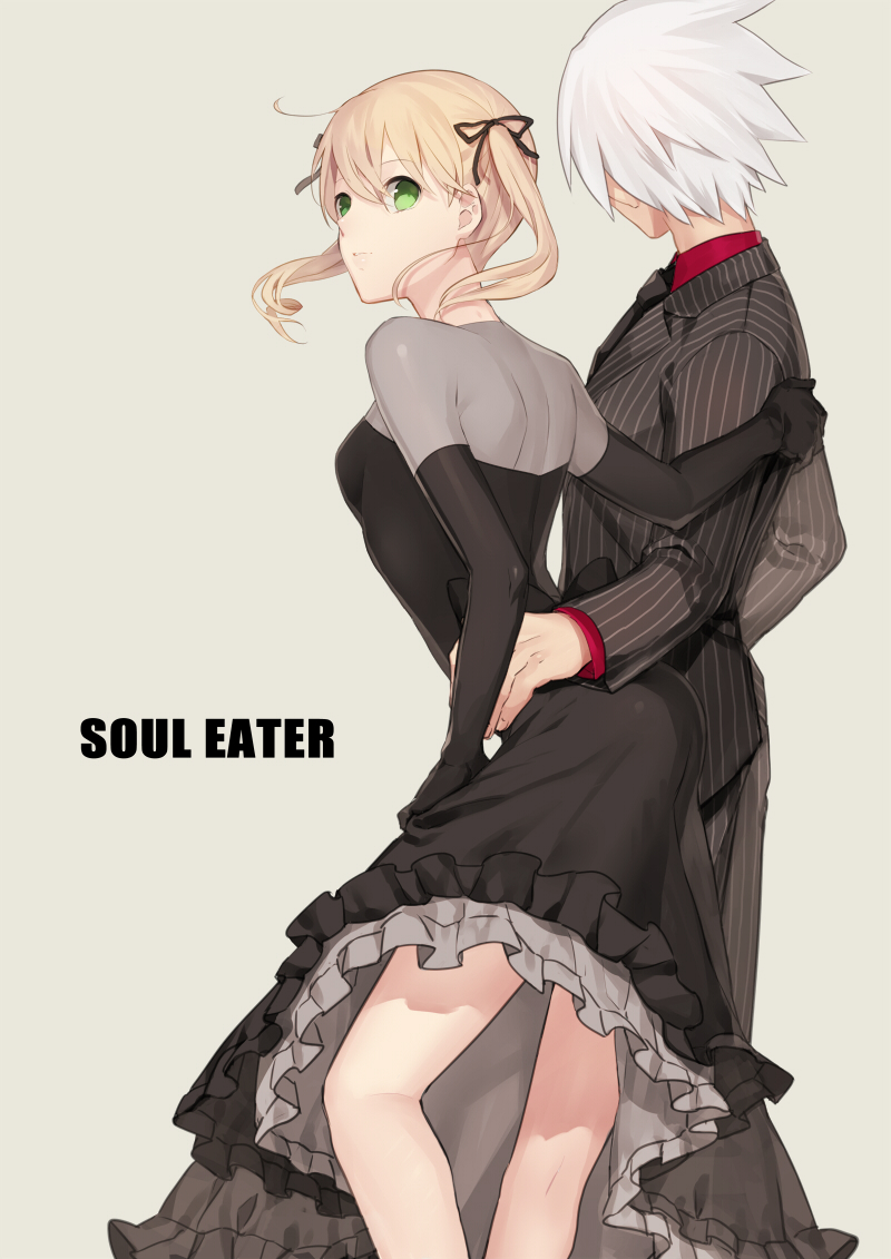 1boy 1girl 884 blonde_hair dress formal green_eyes hand_on_hip maka_albarn male short_hair soul_eater soul_eater_(character) suit tagme twintails white_hair