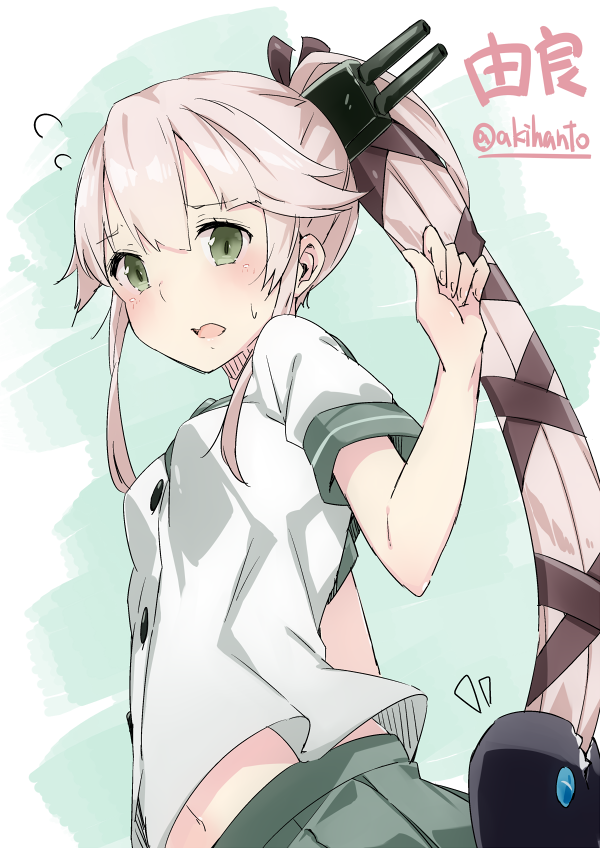 1girl beating green_eyes hair_ornament hair_ribbon i-class_destroyer kantai_collection kskasutera long_hair open_mouth pink_hair ponytail ribbon school_uniform serafuku shinkaisei-kan side_ponytail skirt yura_(kantai_collection)