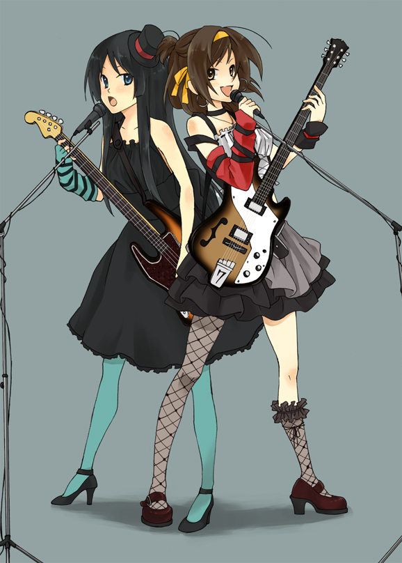 akiyama_mio black_hair blue_eyes blue_legwear brown_eyes brown_hair crossover detached_sleeves don't_say_lazy don't_say_"lazy" dress earrings fingerless_gloves gloves guitar hat instrument jewelry k-on! kinoko_(kimtam) long_hair microphane_stand microphone microphone_stand multiple_girls pantyhose short_hair suzumiya_haruhi suzumiya_haruhi_no_yuuutsu thinline(guitar) top_hat turquoise_pantyhose