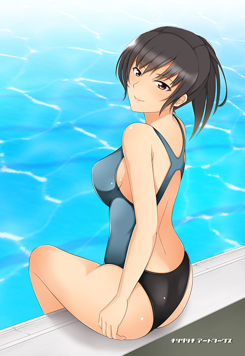 1girl amagami ass black_hair brown_hair competition_swimsuit from_behind kishida-shiki looking_at_viewer one-piece_swimsuit ponytail pool poolside short_hair sitting soaking_feet solo swimsuit tsukahara_hibiki water