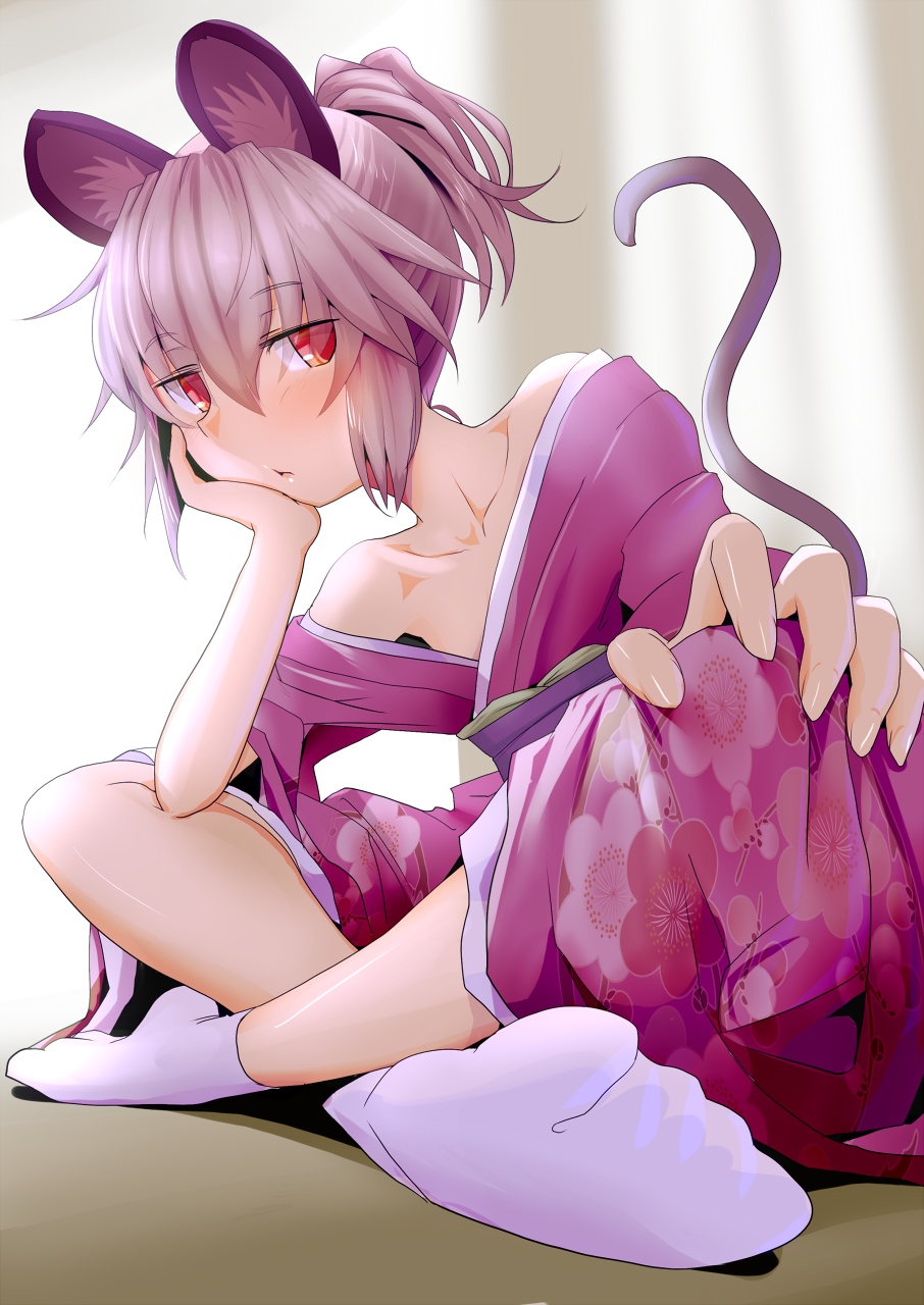 1girl alternate_costume alternate_hairstyle animal_ears arm_support bare_shoulders collarbone floral_print foreshortening grey_hair highres indian_style ishikkoro japanese_clothes kimono looking_at_viewer mouse_ears mouse_tail nazrin obi off_shoulder ponytail red_eyes sash silver_hair sitting solo tail touhou