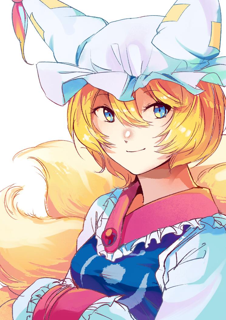 1girl blonde_hair blue_eyes breasts bust dress fox_tail hands_together hat long_sleeves looking_at_viewer multiple_tails neck side_glance simple_background smile solo surumeri_(baneiro) tabard tail touhou white_background white_dress wide_sleeves yakumo_ran