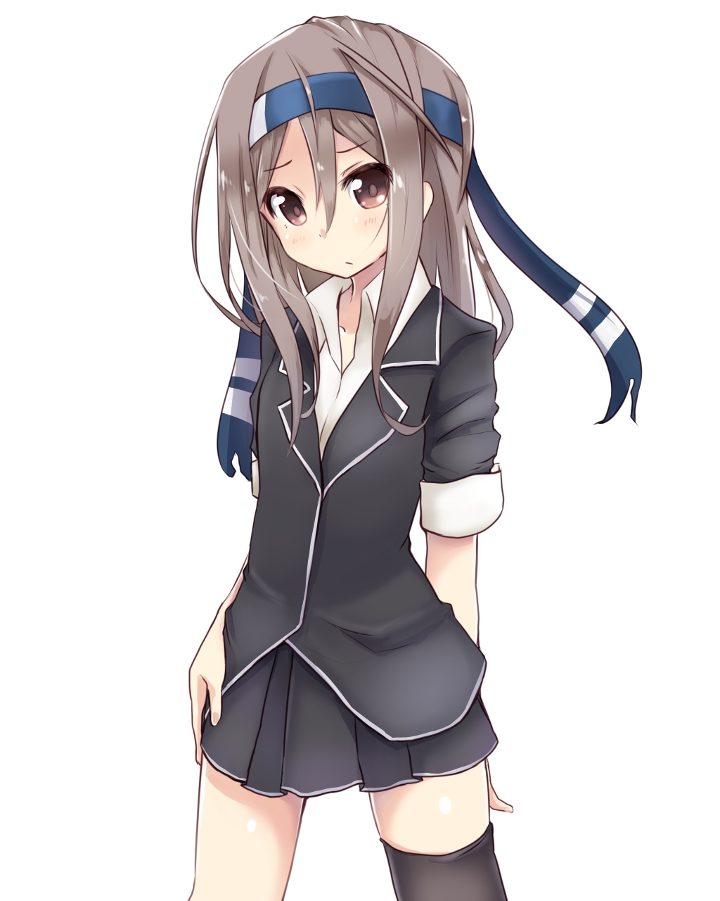 1girl alternate_costume amano_kouki brown_eyes cosplay hatsushimo_(kantai_collection) hatsushimo_(kantai_collection)_(cosplay) headband highres kantai_collection looking_at_viewer pleated_skirt school_uniform silver_hair simple_background skirt solo white_background zuihou_(kantai_collection)