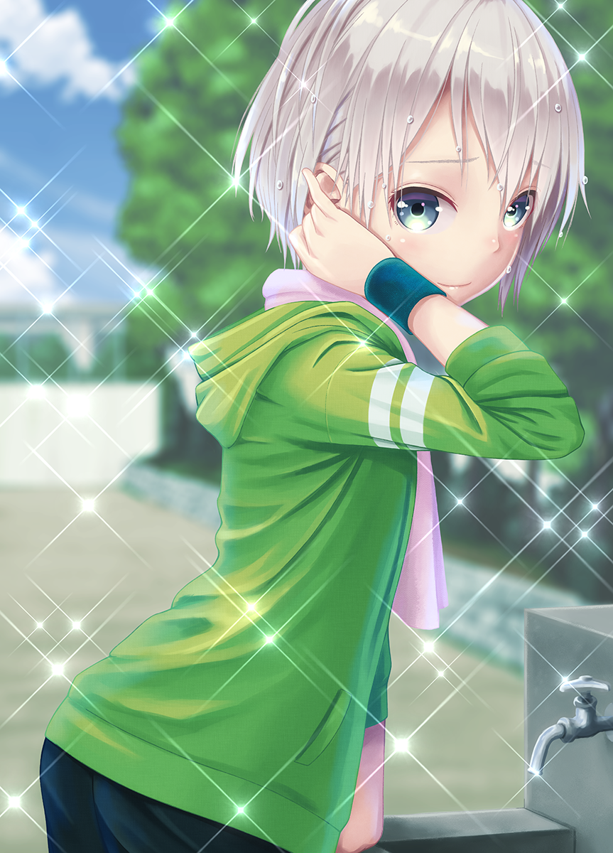 1boy adjusting_hair bike_shorts blue_eyes blush hane_yoshiyumi highres hooded_jacket jacket looking_at_viewer otoko_no_ko short_hair shorts silver_hair smile solo totsuka_saika yahari_ore_no_seishun_lovecome_wa_machigatteiru.