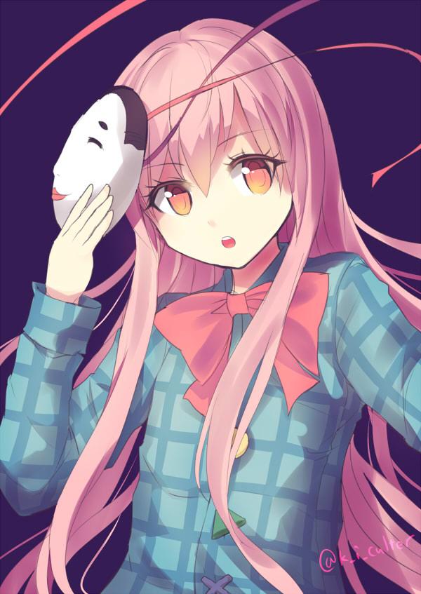 1girl bow culter eyelashes hata_no_kokoro holding_mask long_hair long_sleeves looking_at_viewer mask noh_mask open_mouth orange_eyes pink_hair plaid plaid_shirt purple_background red_bow shirt simple_background solo touhou twitter_username upper_body