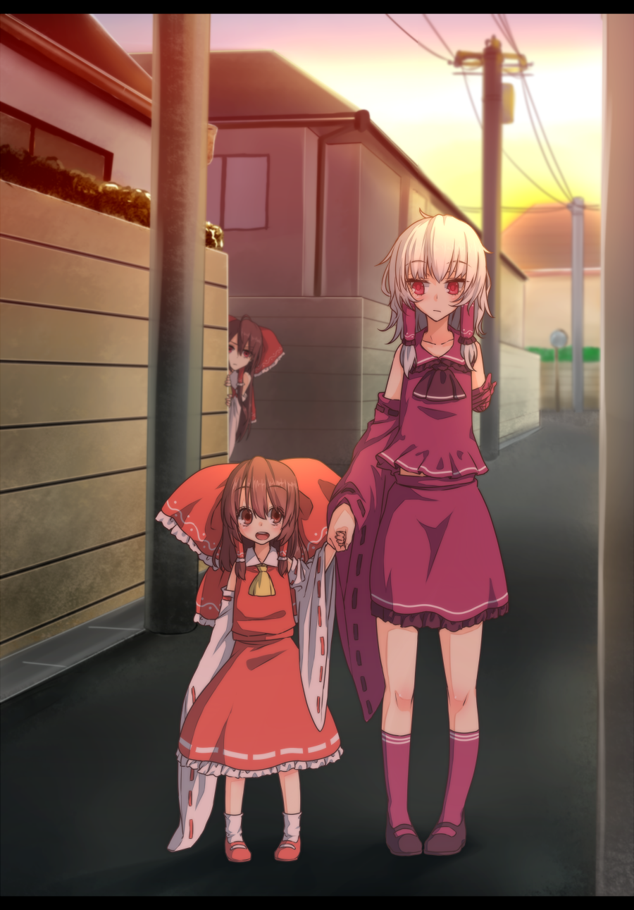 3girls alternate_color alternate_hair_length alternate_hairstyle amputee ascot bandaged_arm black_shoes bow brown_eyes brown_hair child disembodied_limb expressionless hair_bow hair_tubes hakurei_reimu highres holding_hands house kneehighs large_bow long_hair looking_down m.u.g.e.n maga-reimu mary_janes multiple_girls no_hair_bow open_mouth outdoors peeking_out pigeon-toed pink_eyes power_lines purple_legwear purple_skirt red_eyes red_shoes red_skirt ribbon-trimmed_legwear ribbon_trim rion_(glayjirobass) road road_sign round_teeth shoes sign size_difference skirt sleeveless socks stalking street sunset teeth telephone_pole touhou white_hair white_legwear wide_sleeves