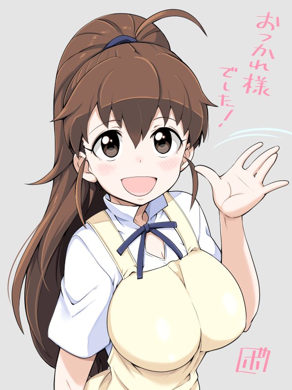 1girl :d apron bow bowieknife breasts brown_eyes brown_hair commentary_request grey_background large_breasts long_hair looking_at_viewer open_mouth ponytail scrunchie signature simple_background smile solo taneshima_popura translation_request upper_body waitress waving working!!