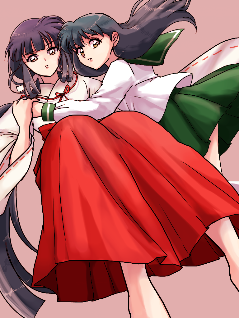 2girls barefoot black_hair brown_eyes green_skirt hakama higurashi_kagome holding_hands inuko_(pixiv6096383) inuyasha japanese_clothes kikyou_(inuyasha) long_hair miko multiple_girls pants parted_lips red_pants school_uniform serafuku simple_background skirt very_long_hair