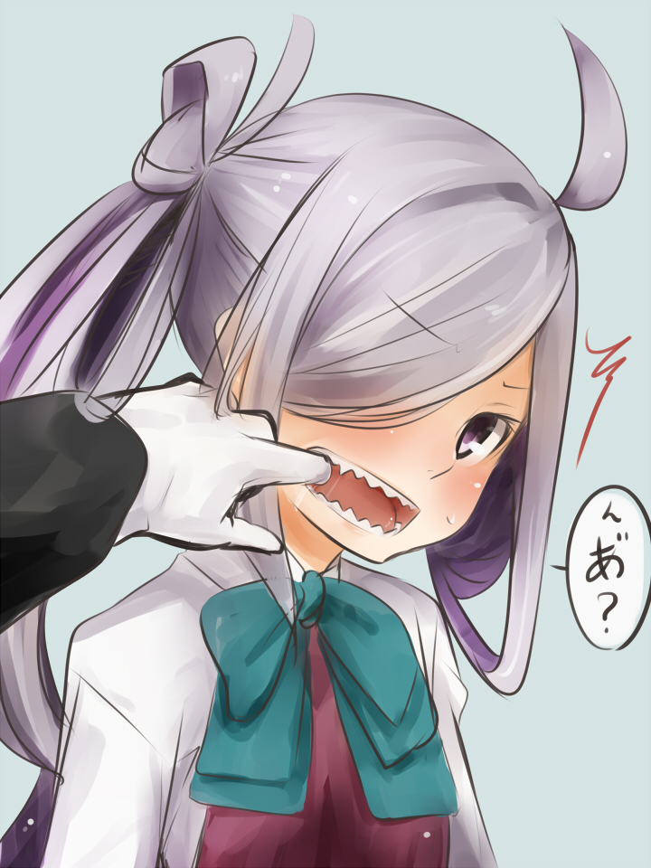 1girl ahoge akino_shuu alternate_eye_color asashimo_(kantai_collection) blush bow bowtie dress fangs finger_in_another's_mouth gloves hair_over_one_eye kantai_collection long_hair long_sleeves looking_at_viewer looking_to_the_side multicolored_hair open_mouth ponytail purple_hair saliva school_uniform sharp_teeth shirt silver_hair simple_background sleeveless sleeveless_dress teeth violet_eyes white_gloves white_shirt