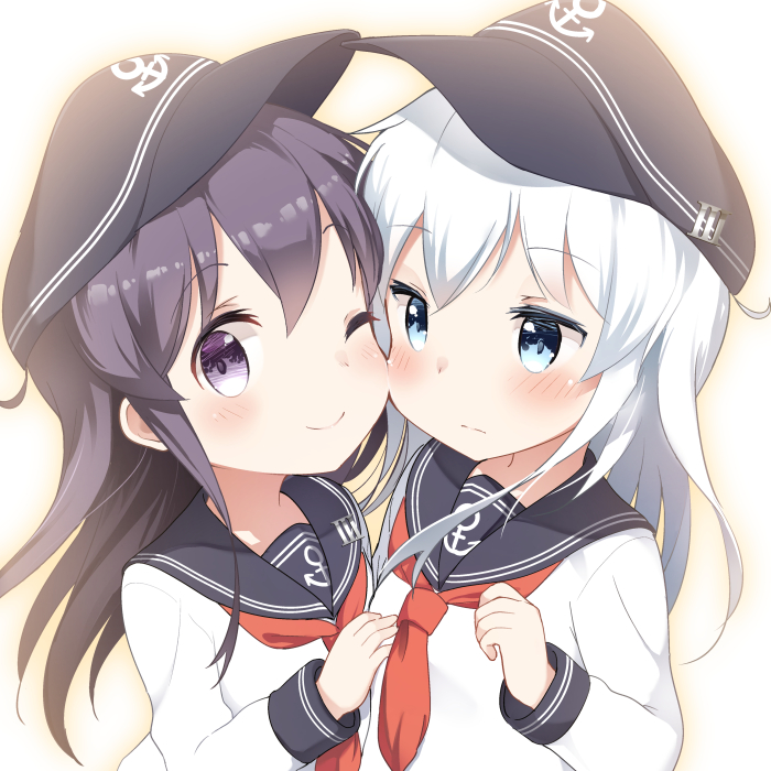 2girls akatsuki_(kantai_collection) anchor_symbol badge bell_(oppore_coppore) black_hair blue_eyes blush cheek-to-cheek closed_mouth commentary_request flat_cap hat hibiki_(kantai_collection) kantai_collection long_hair long_sleeves looking_at_viewer multiple_girls neckerchief one_eye_closed school_uniform serafuku silver_hair smile violet_eyes