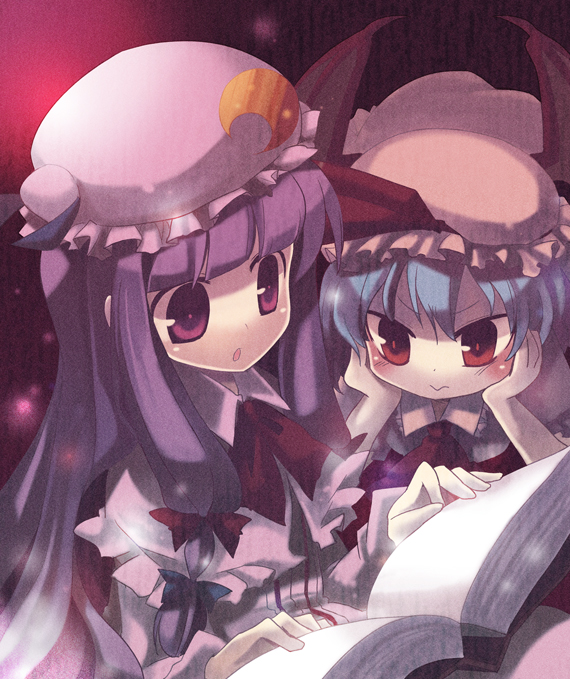 bat_wings blue_hair book hat long_hair multiple_girls patchouli_knowledge purple_eyes purple_hair reading red_eyes remilia_scarlet short_hair touhou violet_eyes wings yuzuki_gao