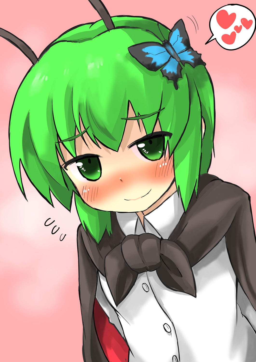 1girl antennae black_cape blush butterfly_on_head cape closed_mouth commentary_request dress_shirt flying_sweatdrops gaoo_(frpjx283) green_eyes green_hair heart highres looking_at_viewer nose_blush shirt short_hair smile solo spoken_heart touhou upper_body white_shirt wriggle_nightbug