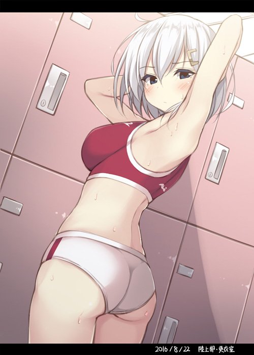 1girl alternate_costume armpits arms_up ass bare_shoulders bike_shorts breasts commentary_request exe_(xe) hair_between_eyes hair_ornament hairclip hamakaze_(kantai_collection) indoors kantai_collection large_breasts locker locker_room looking_at_viewer looking_to_the_side short_hair solo sports_bra sportswear white_hair