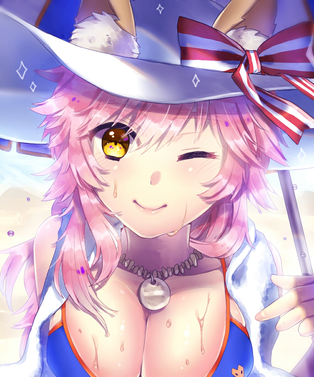 1girl animal_ears bare_shoulders breasts caster_(fate/extra) cleavage close-up fate/grand_order fate_(series) fox_ears grey_(artist3856499) hair_between_eyes hat highres holding holding_umbrella large_breasts lips long_hair looking_at_viewer one_eye_closed pink_hair smile solo sun_hat umbrella upper_body wet wet_clothes yellow_eyes