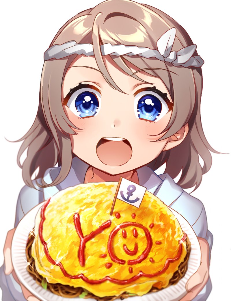 1girl :d anchor_symbol bangs blue_eyes brown_hair commentary_request eyebrows eyebrows_visible_through_hair flag food food_writing grey_hair hachimaki headband holding holding_plate ichinose_yukino incoming_food looking_at_viewer love_live! love_live!_sunshine!! nejiri_hachimaki omurice open_mouth paper_plate plate short_hair simple_background smile solo swept_bangs upper_body watanabe_you white_background yakisoba