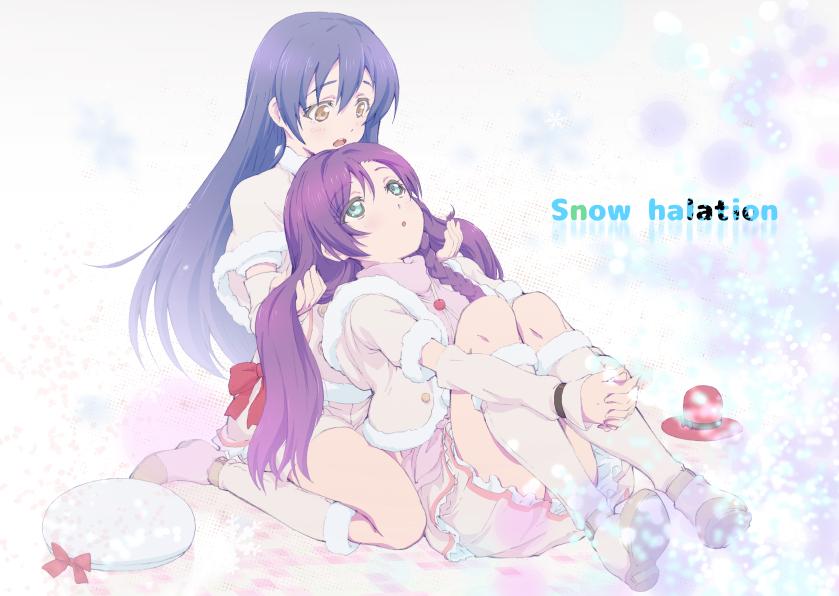 2girls bangs beret between_legs blue_hair boots braid commentary_request detached_sleeves fur_trim gloves hair_between_eyes hairdressing hands_clasped hat koukidou_p long_hair looking_at_another love_live! love_live!_school_idol_project multiple_girls open_mouth own_hands_together purple_hair ribbon seiza sitting skirt snow_halation sonoda_umi text toujou_nozomi white_footwear yellow_eyes