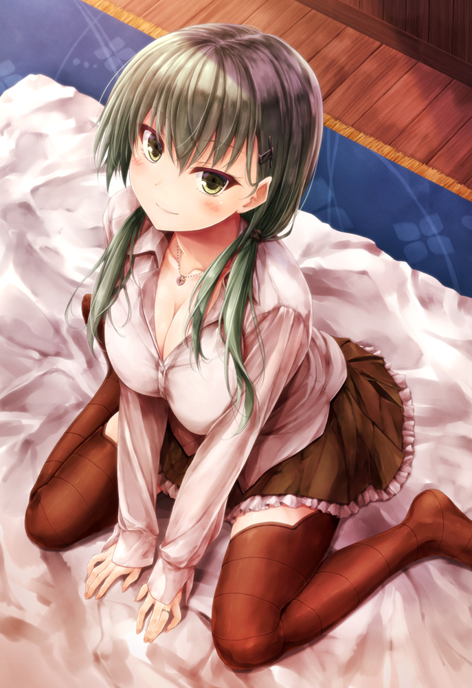1girl alternate_hairstyle bed bed_sheet blouse breasts brown_legwear brown_skirt cleavage from_above green_eyes green_hair hair_between_eyes jewelry kantai_collection large_breasts long_hair long_sleeves looking_at_viewer looking_up low_twintails matching_hair/eyes miniskirt no_shoes pig_tail pleated_skirt ring sitting skirt solo suien suzuya_(kantai_collection) tail thigh-highs tied_hair twintails wariza wedding_band white_blouse