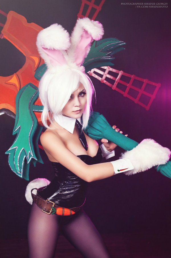 1girl animal_ears belt breasts bunny_tail bunnysuit carrot cleavage cosplay glove league_of_legends legs looking_at_viewer necktie pantyhose rabbit_ears riven_(league_of_legends) short_hair sword tail weapon white_hair