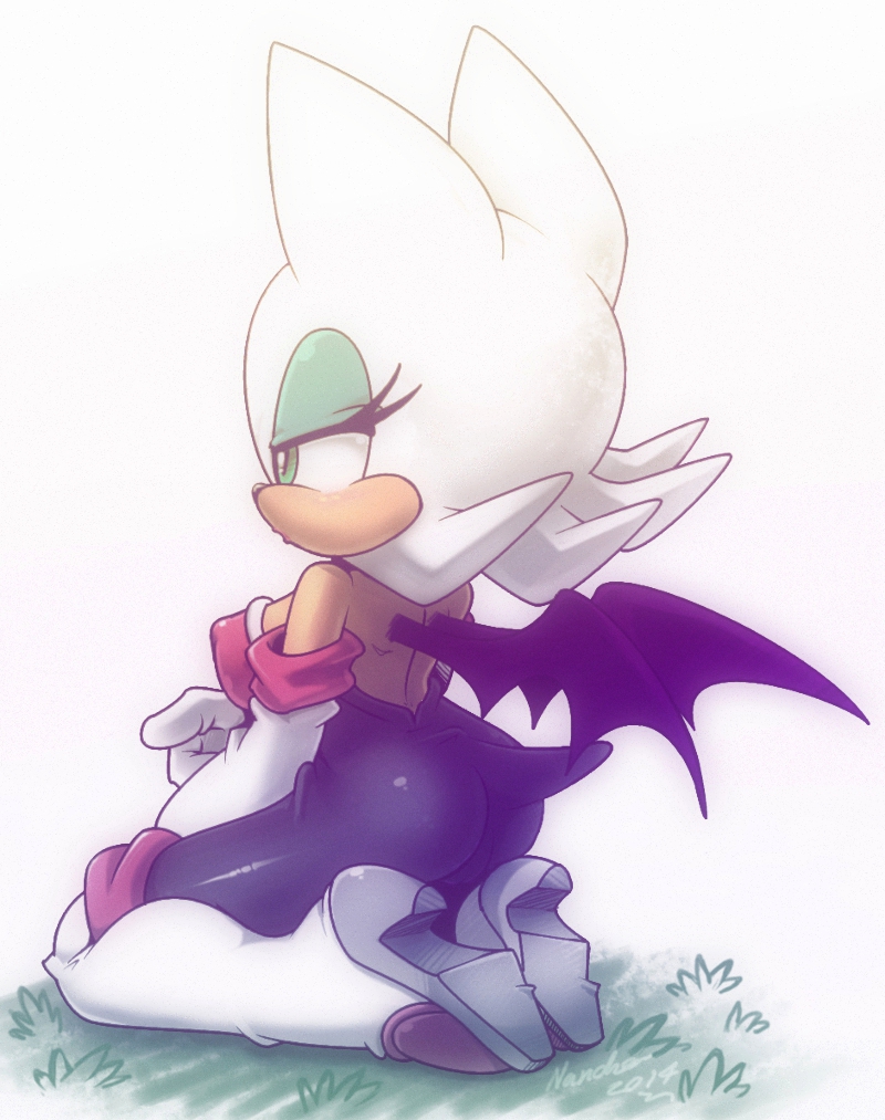 1girl 2014 artist_name ass bat_ears bat_wings breasts dated elbow_gloves eyelashes eyeshadow grass green_eyes large_breasts lipstick rouge_the_bat sega solo sonic_the_hedgehog tail wings