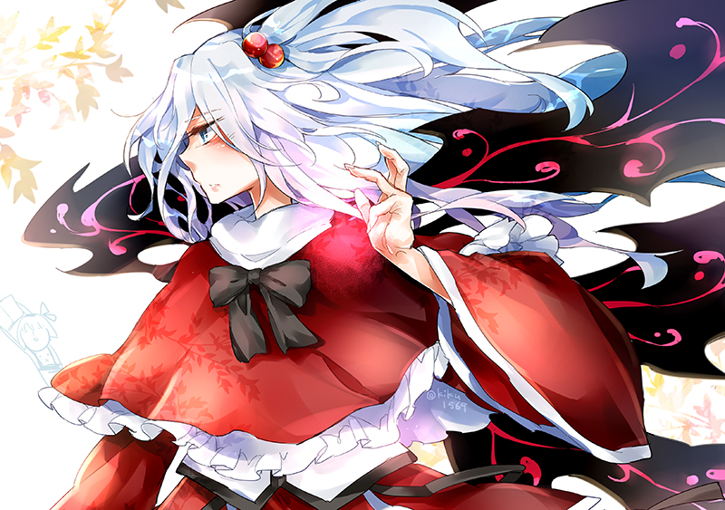 1girl black_bow black_bowtie black_wings blush bow bowtie capelet closed_mouth demon_wings floating_hair frills from_side grey_eyes hair_bobbls kikuichi_monji long_hair long_sleeves looking_away profile shinki silver_hair solo touhou touhou_(pc-98) upper_body wide_sleeves wings