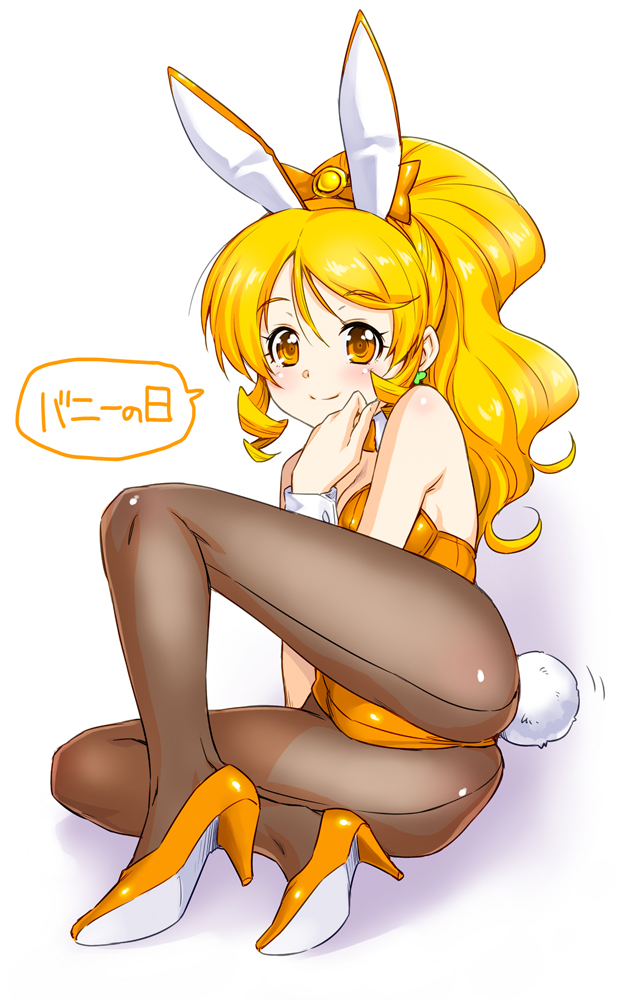 1girl alternate_costume animal_ears arm_support armpits ass back-seamed_legwear bangs bare_shoulders black_legwear blonde_hair blush bow breasts bunny_day bunny_girl bunny_tail bunnysuit cleavage closed_mouth commentary_request crotch cure_honey detached_collar earrings eyebrows eyebrows_visible_through_hair fake_animal_ears fake_tail from_side full_body hair_bow hand_up happinesscharge_precure! high_heels high_ponytail jewelry kazuma_muramasa knee_up legs leotard light_smile long_hair long_ponytail looking_at_viewer medium_breasts motion_lines oomori_yuuko orange_bow orange_eyes orange_leotard orange_shoes pantyhose parted_bangs ponytail precure pun rabbit_ears seamed_legwear shadow shoes sidelocks simple_background solo speech_bubble spread_legs strapless strapless_leotard tail tail_wagging translated wavy_hair white_background wrist_cuffs