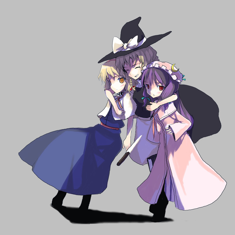 3girls alice_margatroid arm_around_neck blonde_hair bow broom broom_riding closed_eyes female grey_background group_hug hairband hat hug kirisame_marisa multiple_girls obscur patchouli_knowledge purple_hair red_eyes shadow simple_background smile touhou witch witch_hat yellow_eyes