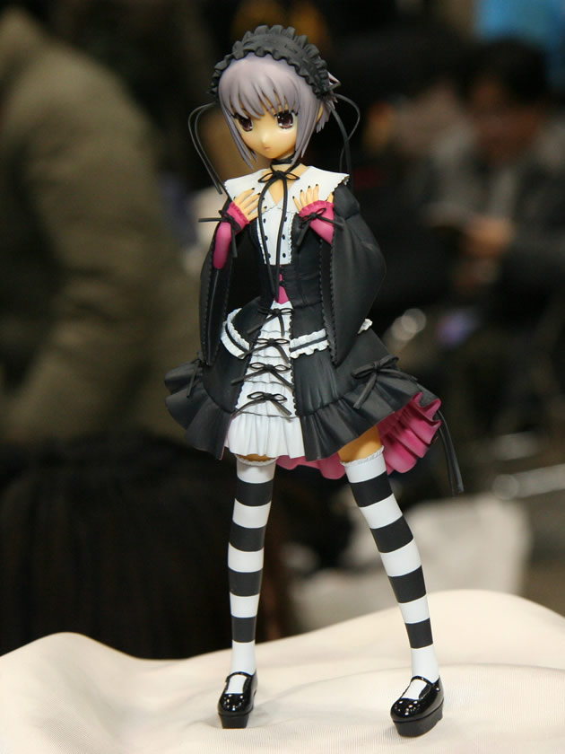 1girl figure gothic nagato_yuki photo solo striped striped_legwear suzumiya_haruhi_no_yuuutsu thigh-highs wonder_festival wonder_festival_2007 zettai_ryouiki