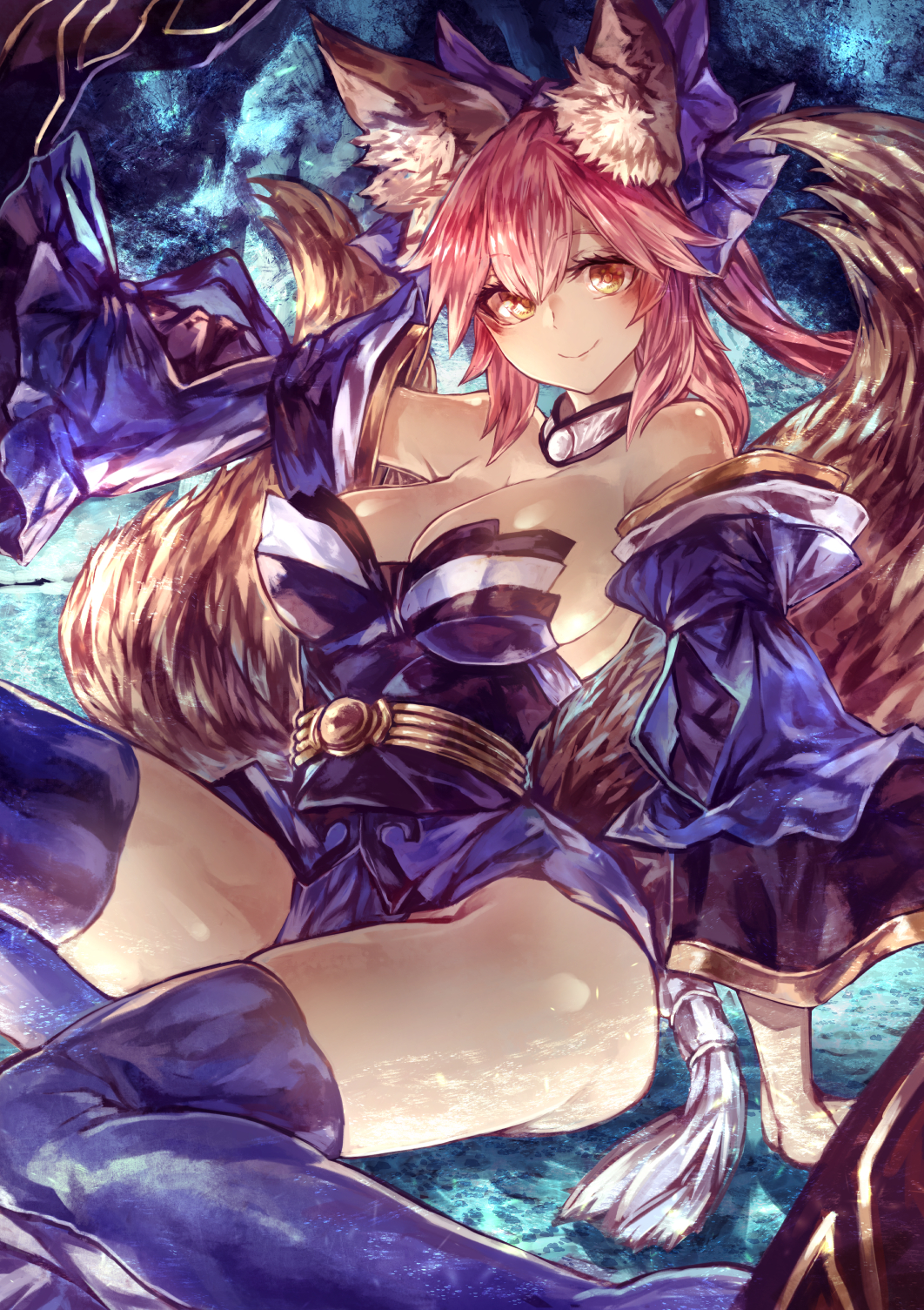 1girl animal_ears arm_support bare_shoulders blue_legwear bow breasts detached_collar detached_sleeves fate/extra fate_(series) fox_ears fox_tail fur hair_bow highres large_breasts legs orange_eyes pink_hair signo_aaa sitting smile solo tail tamamo_(fate)_(all) tamamo_no_mae_(fate) thigh-highs thighs twintails