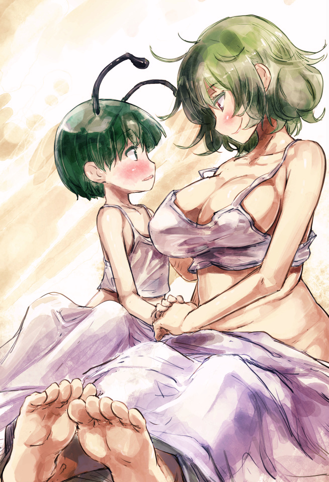 2girls antenna_hair barefoot blanket blush breasts eye_contact feet flat_chest green_eyes green_hair height_difference kazami_yuuka large_breasts looking_at_another multiple_girls navel open_mouth red_eyes smile soles tank_top toes touhou wriggle_nightbug yohane yuri