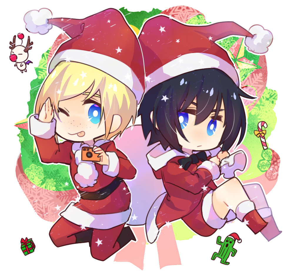 2boys blue_eyes chibi final_fantasy final_fantasy_xv frecklies hat male_focus moogle multiple_boys noctis_lucis_caelum pentacle_dark prompto_argentum sabotender sack salute santa_costume santa_hat