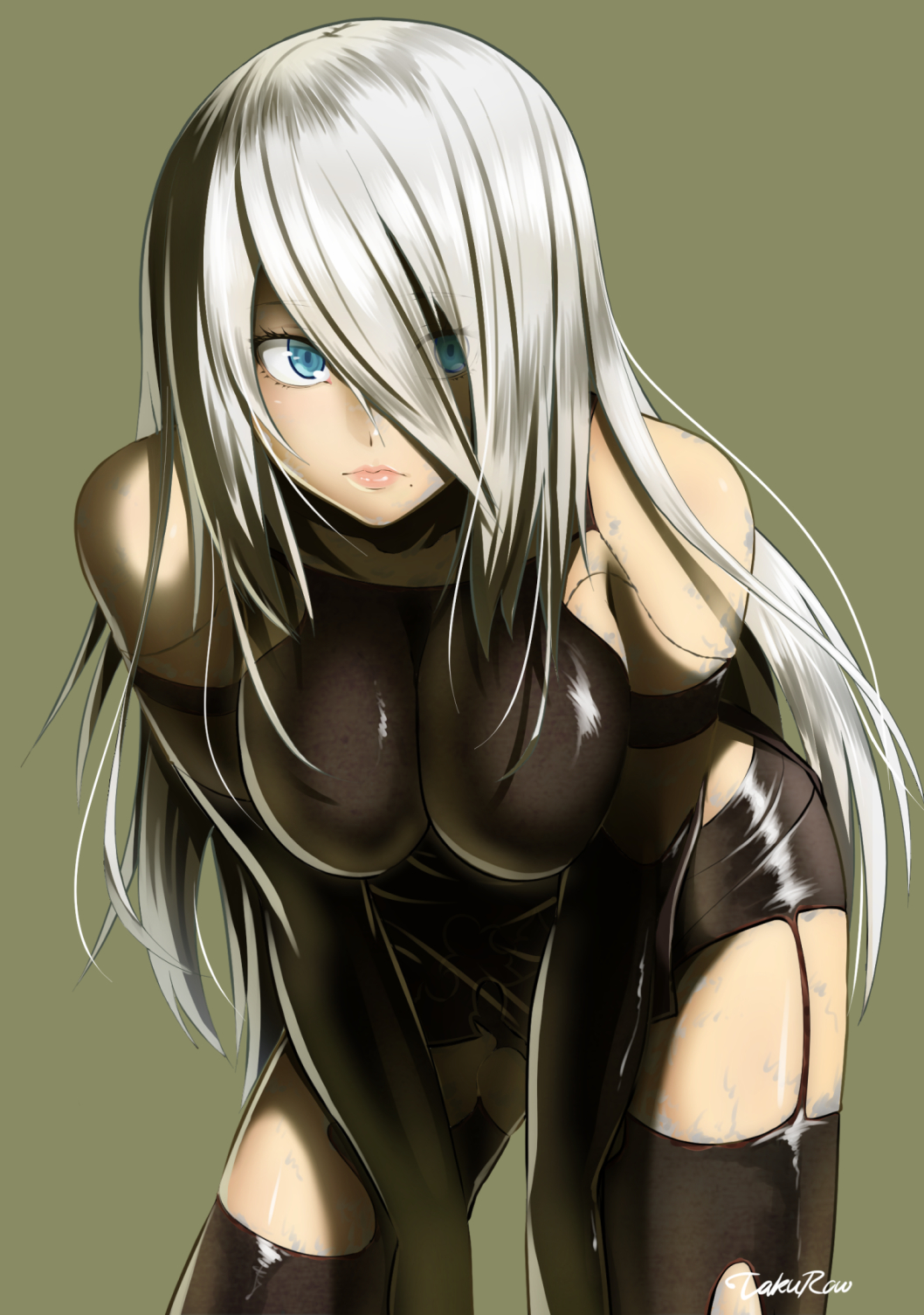 1girl android artist_name bare_shoulders between_legs black_gloves black_legwear black_shorts blue_eyes breasts closed_mouth collarbone cowboy_shot elbow_gloves eyebrows_visible_through_hair eyelashes eyes_visible_through_hair garter_straps gloves green_background hair_between_eyes hair_over_one_eye hand_between_legs hands_on_legs hanging_breasts highres large_breasts leaning_forward lips long_hair looking_to_the_side mole mole_under_mouth nier_(series) nier_automata pink_lips robot_joints short_shorts shorts silver_hair simple_background skin_tight skindentation sleeveless solo takuroo tank_top thigh-highs very_long_hair yorha_type_a_no._2