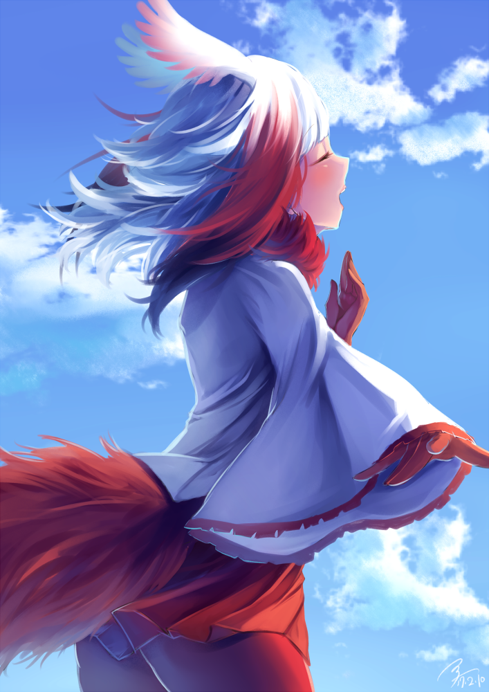 1girl bangs blue_sky blunt_bangs closed_eyes clouds cloudy_sky cowboy_shot crested_ibis_(kemono_friends) day fur gloves head_wings kemono_friends koruta_(nekoimo) long_sleeves miniskirt open_mouth outdoors pantyhose profile red_gloves red_skirt skirt sky solo tail wide_sleeves
