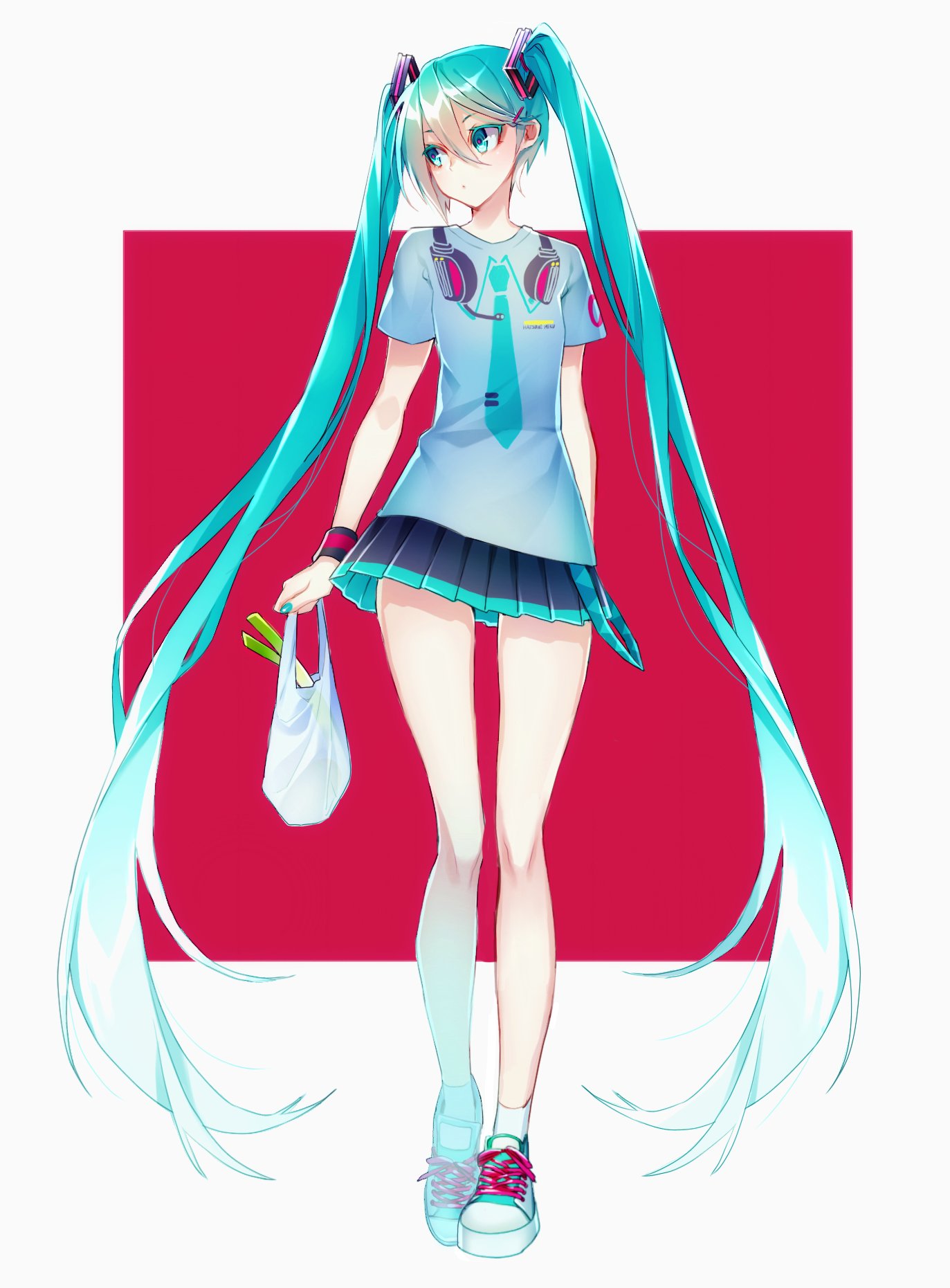 1055 aqua_eyes aqua_hair arm_behind_back bangle bracelet carrying_bag hatsune_miku highres jewelry long_hair nail_polish shirt shoes simple_background skirt solo spring_onion t-shirt twintails very_long_hair vocaloid white_legwear